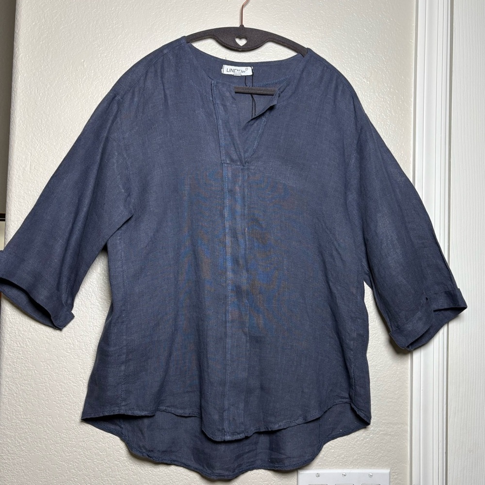 Linen luv Slate Blue Linen Blouse w Cuffed 3/4 Sleeve Front Pleat, V Neck. Italy